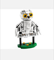 LEGO Harry Potter Hedwig at Privet Drive 76425 Owl Figure w/ Trunk Set